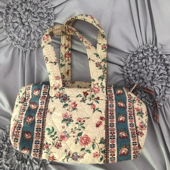 Verá Bradley - Picture 1 of 8